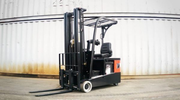 CPD15TVE3-Forklift-Nicosia-side