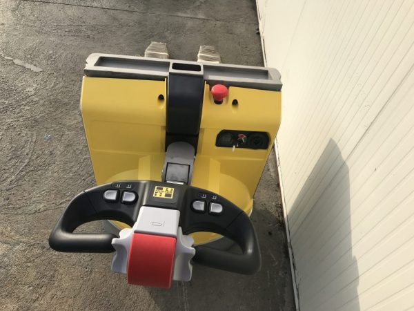 Hyster-A418T06200S-pallet-truck-controls